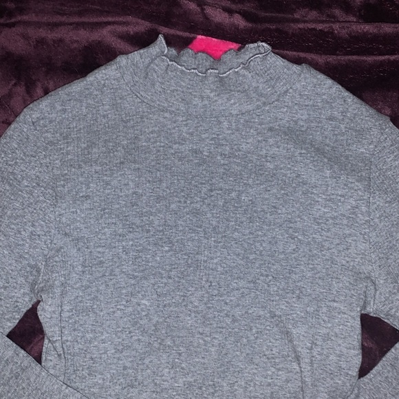 Grey lettuce trim long sleeve top size small - Picture 5 of 5